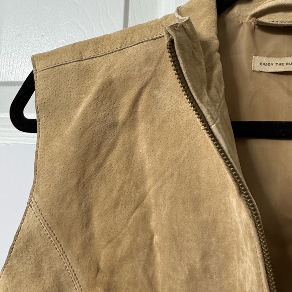 Ruff Hewn Suede vest, L, Tan, zip Front, Stand up Neck, pockets perfect cond - Picture 4 of 13